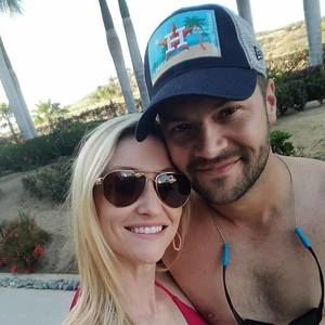 Meet your Posher, Dennis